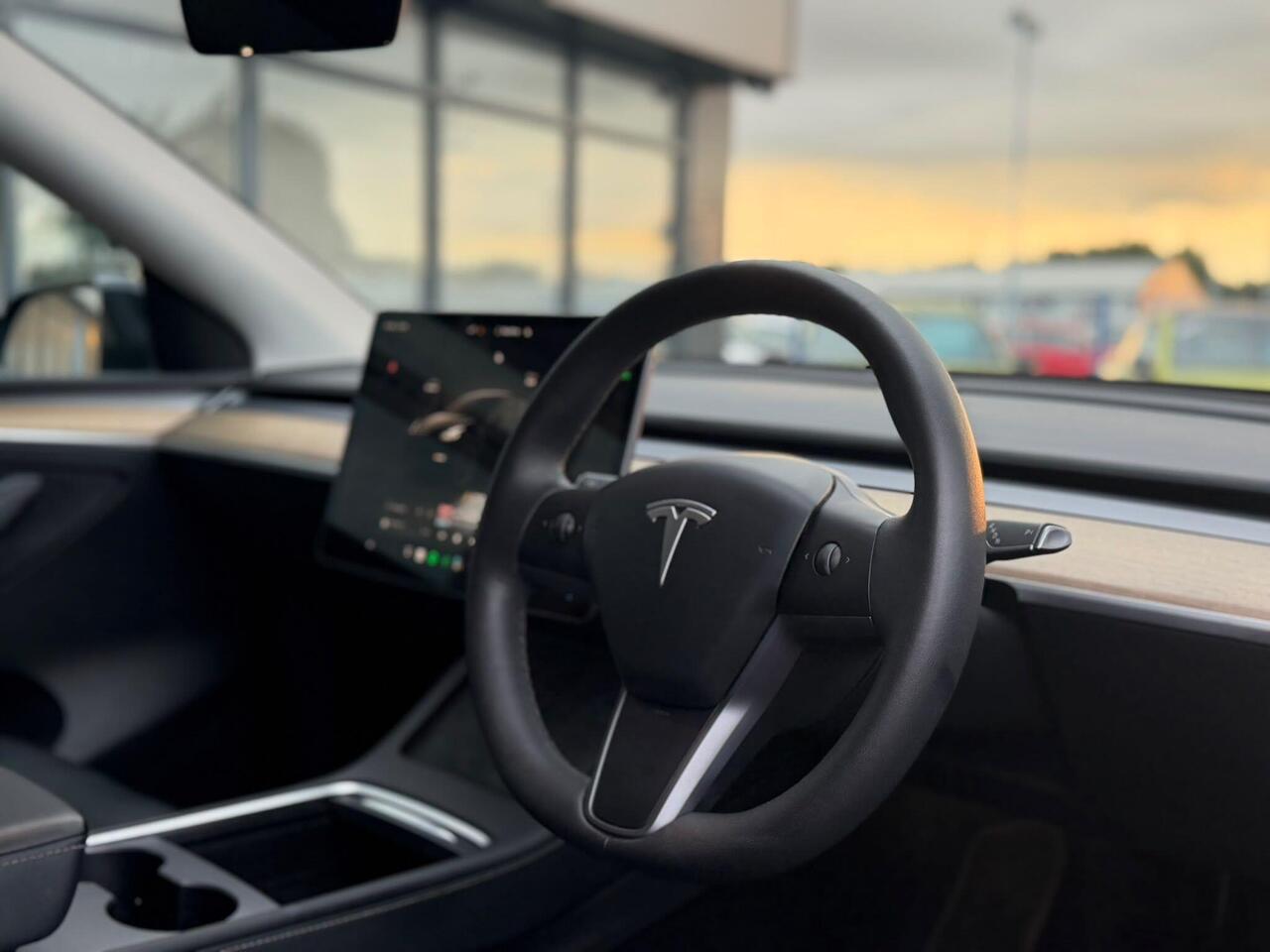 Tesla Model Y GJ72JVP