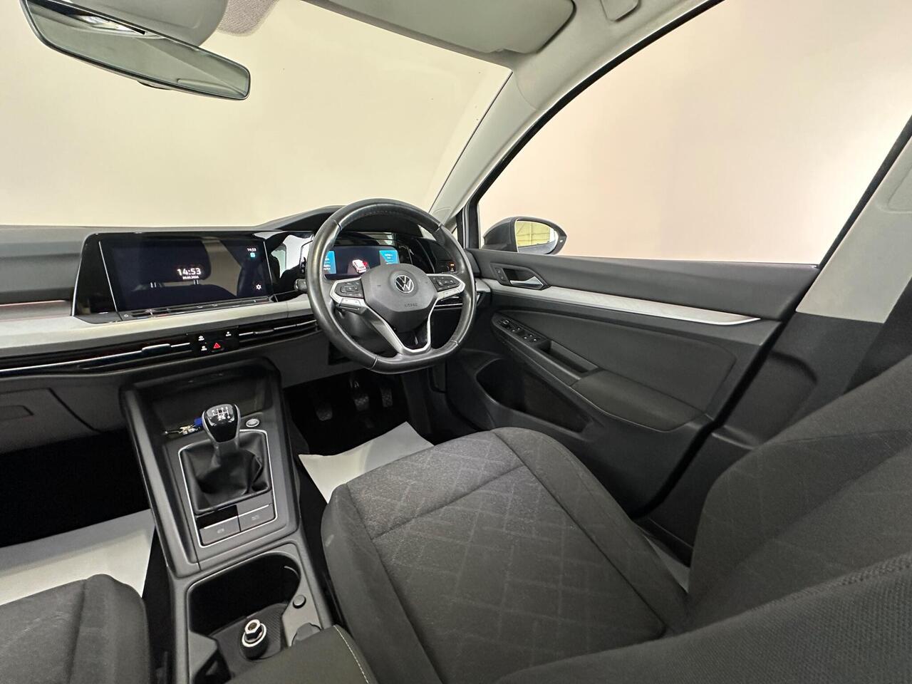 Volkswagen Golf VE22LUD