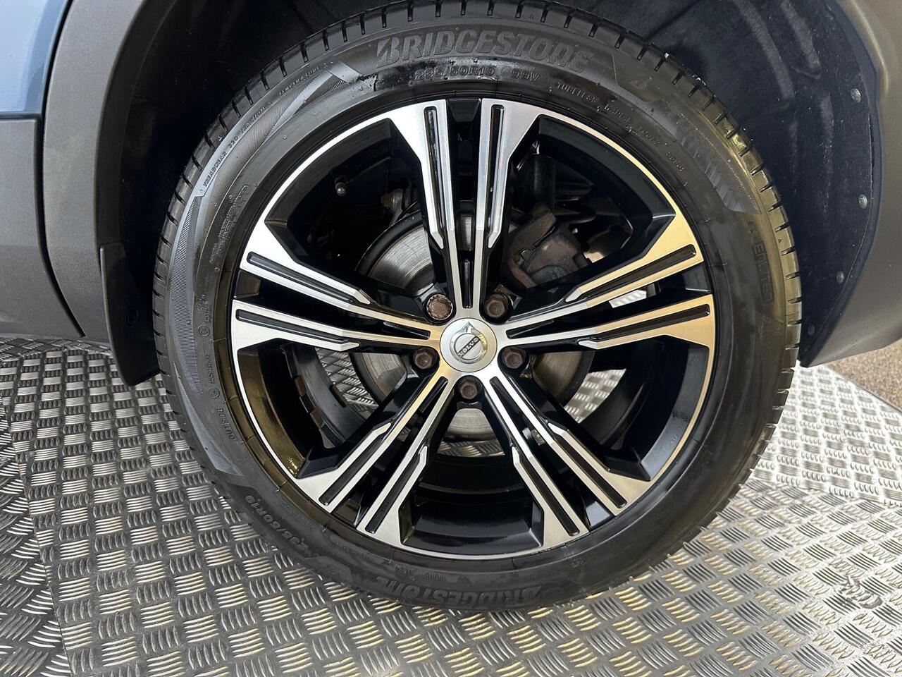 Volvo XC40 YW68VFY