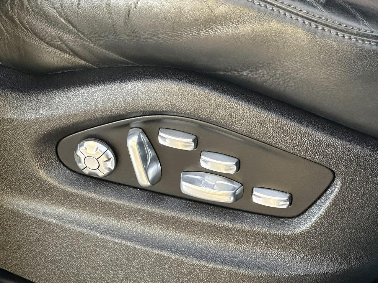 Porsche Cayenne SW69BKY