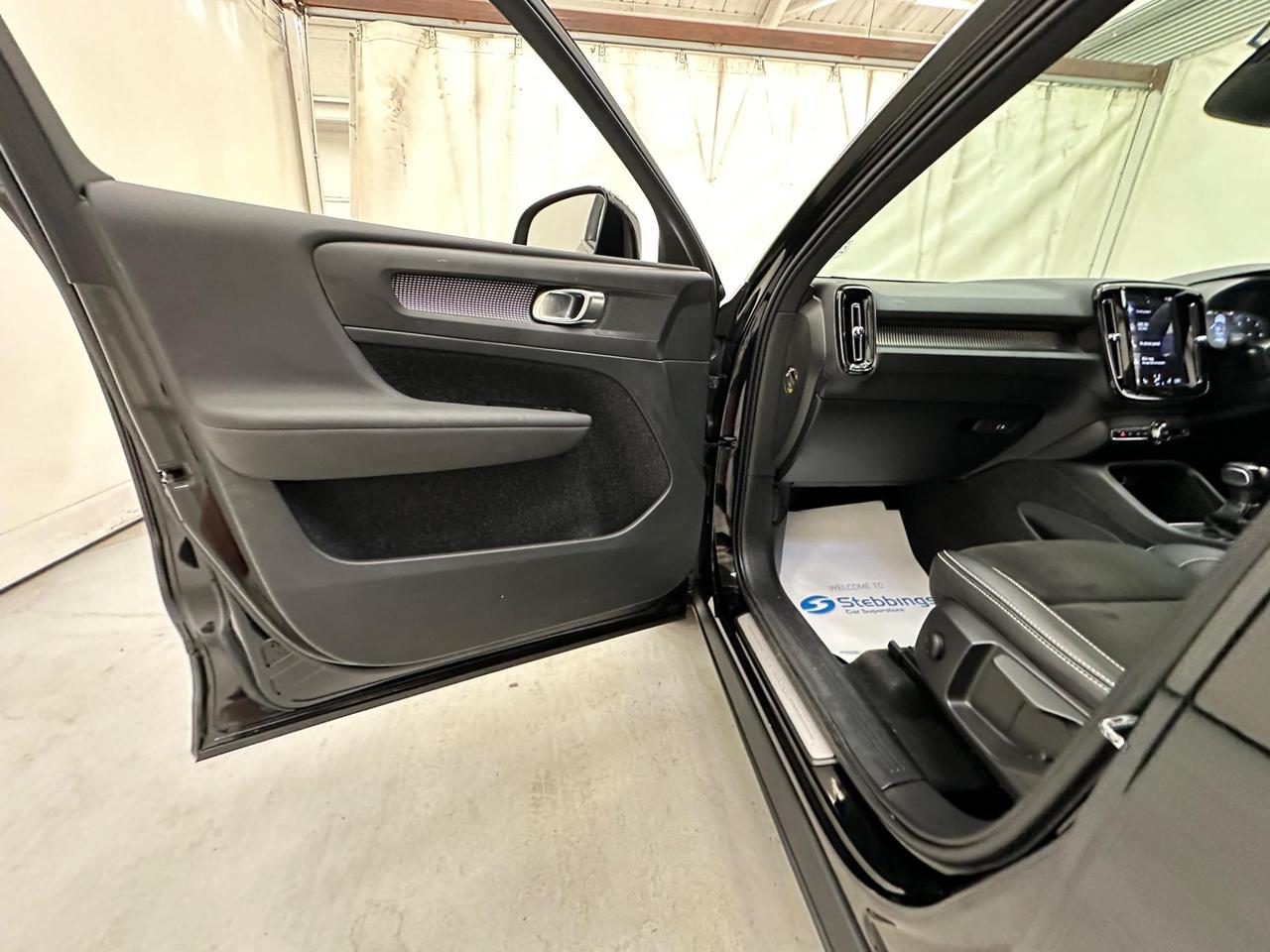 Volvo XC40 YM70MTZ