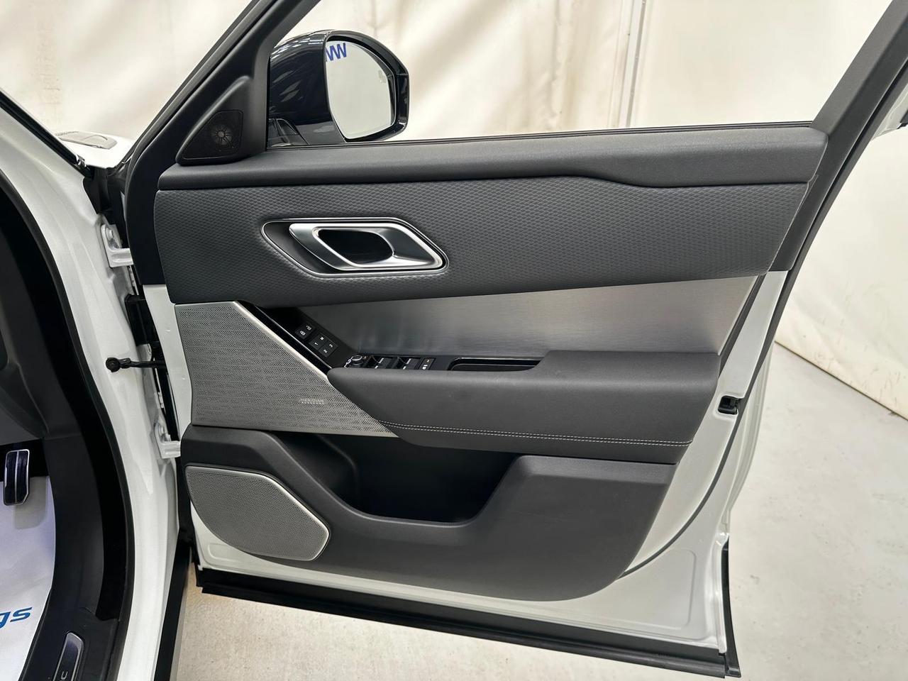 Land Rover Range Rover Velar AK23XWG
