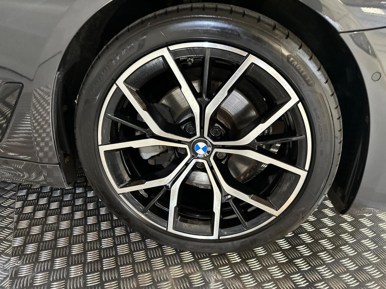 BMW 5 Series AO71YKJ