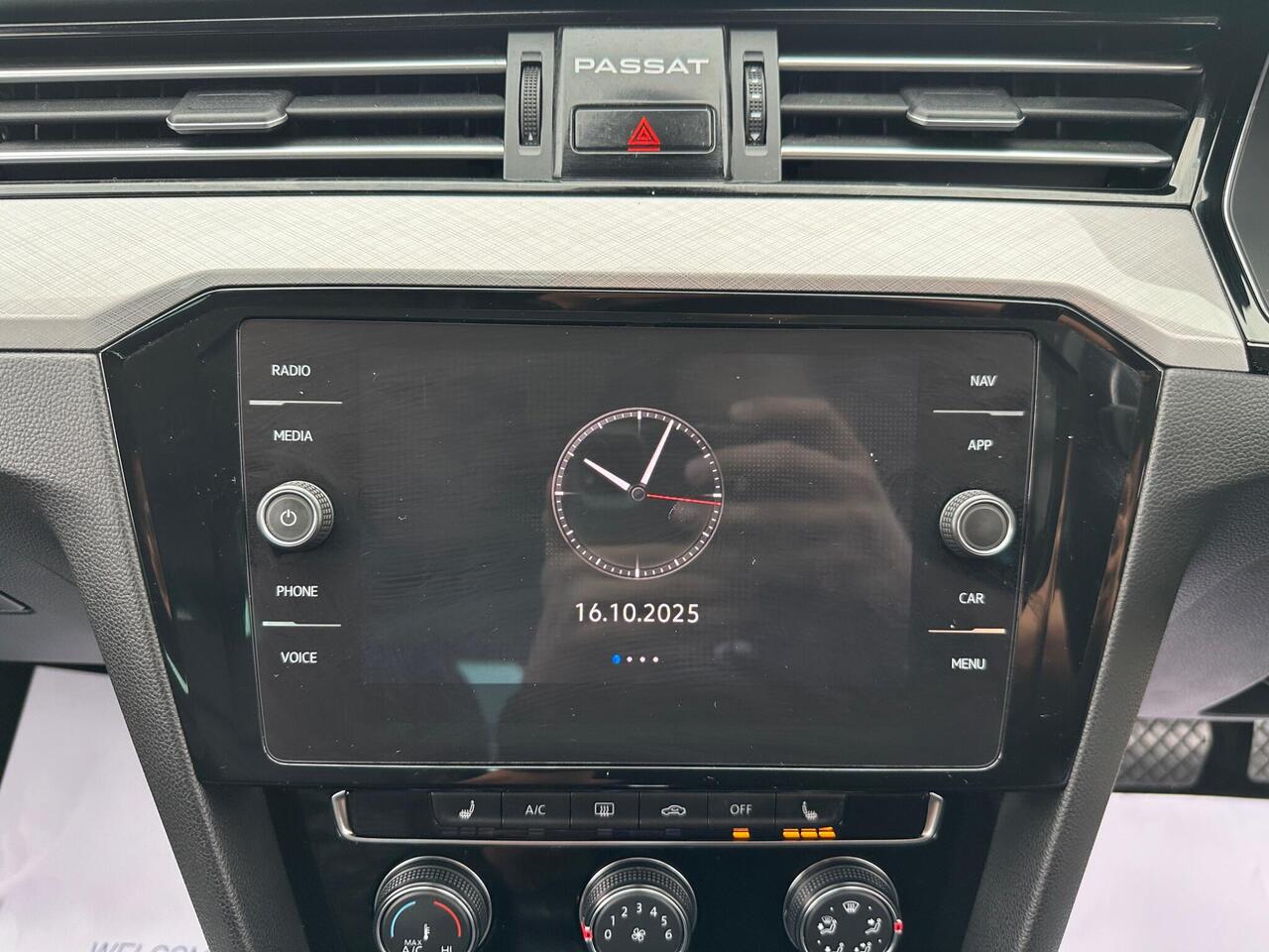 Volkswagen Passat YE70PYB