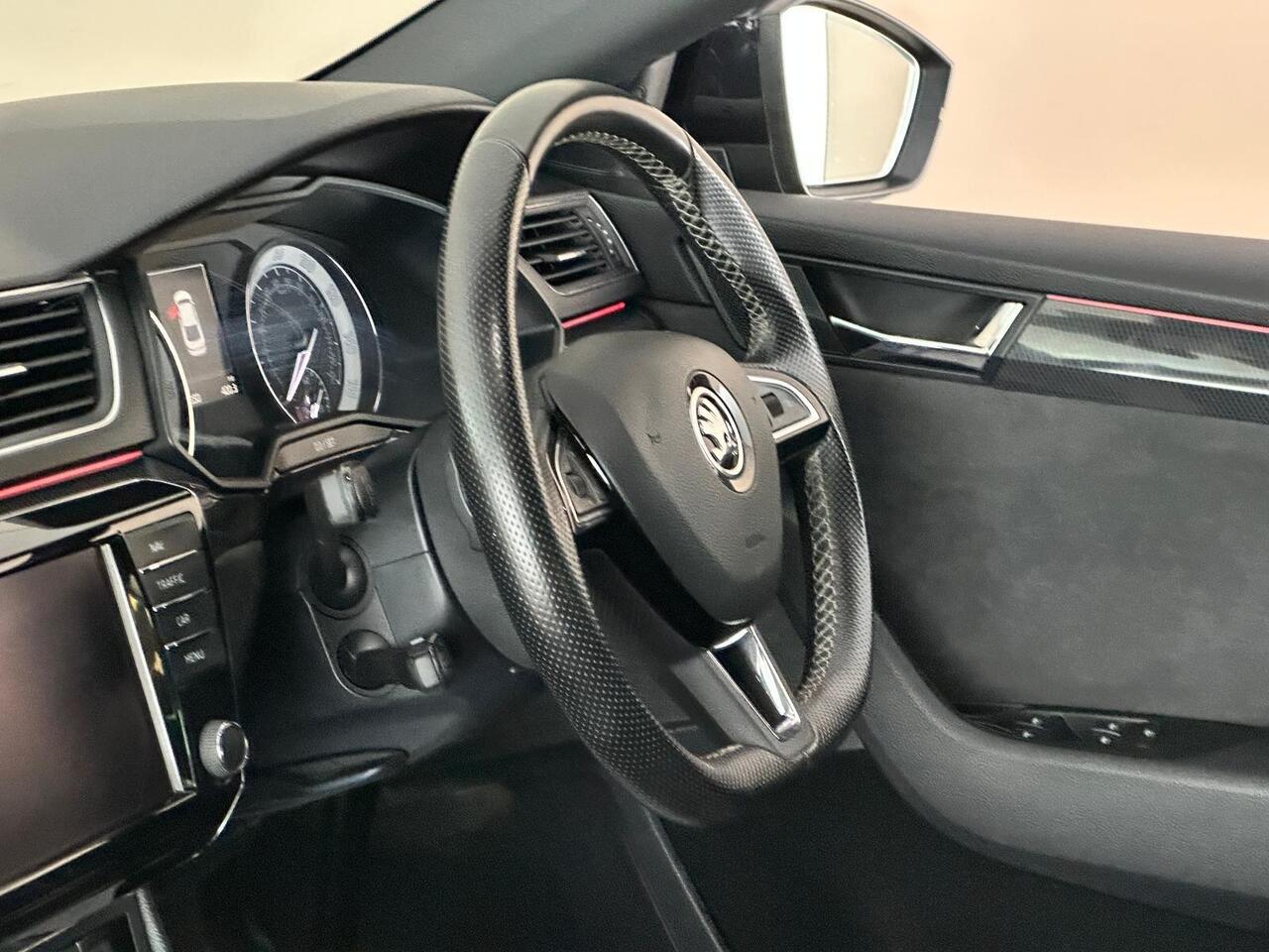 Skoda Superb AX17GDE