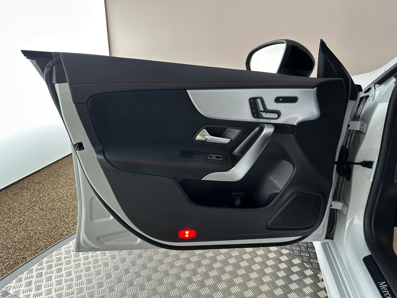 Mercedes-Benz CLA KW23MYY