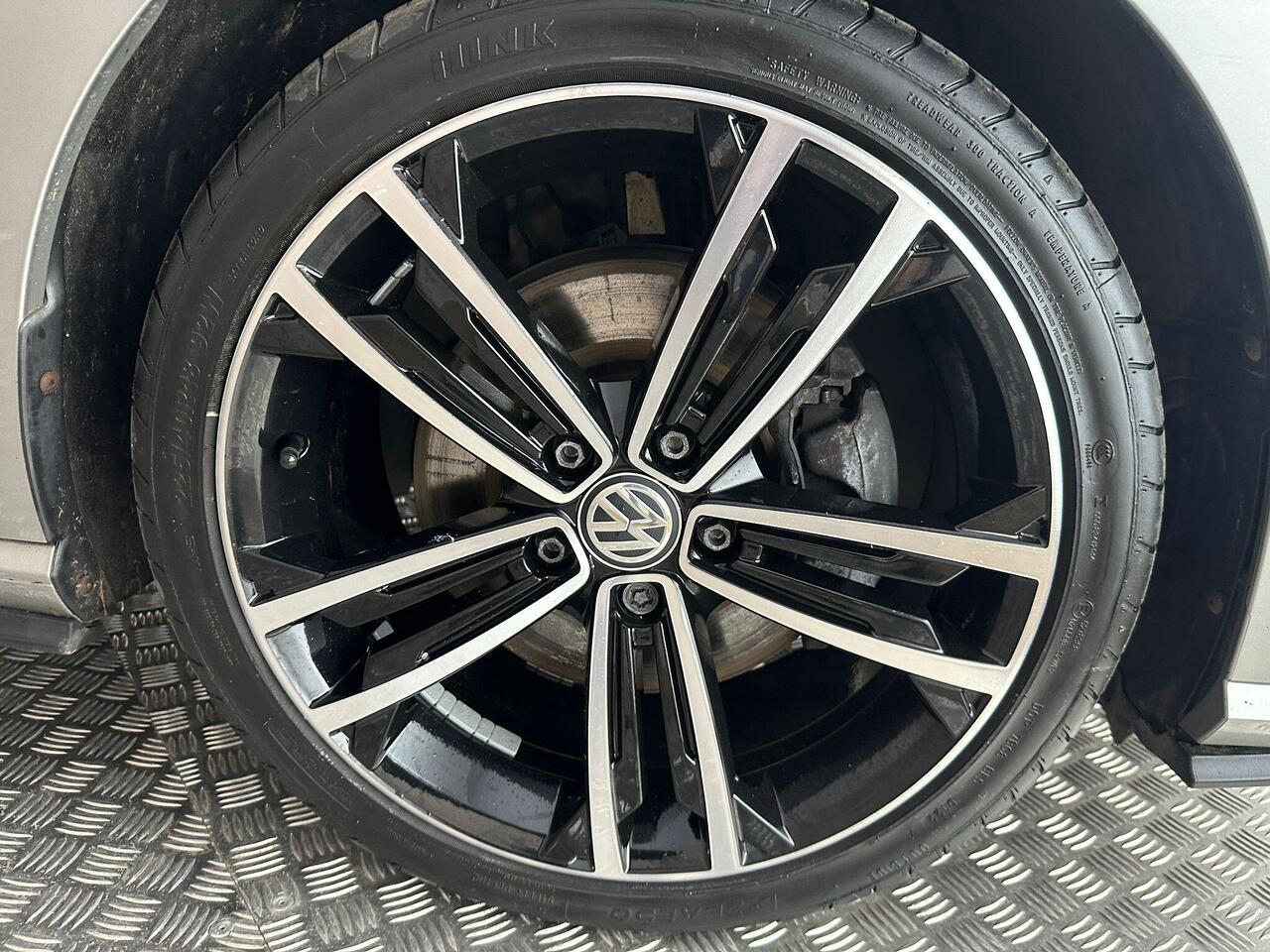 Volkswagen Golf MK69DZY