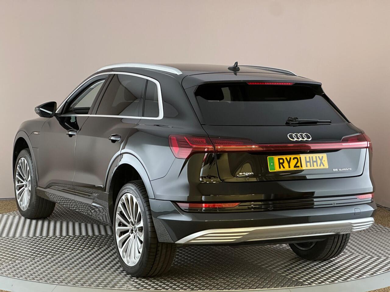 Audi e-tron RY21HHX