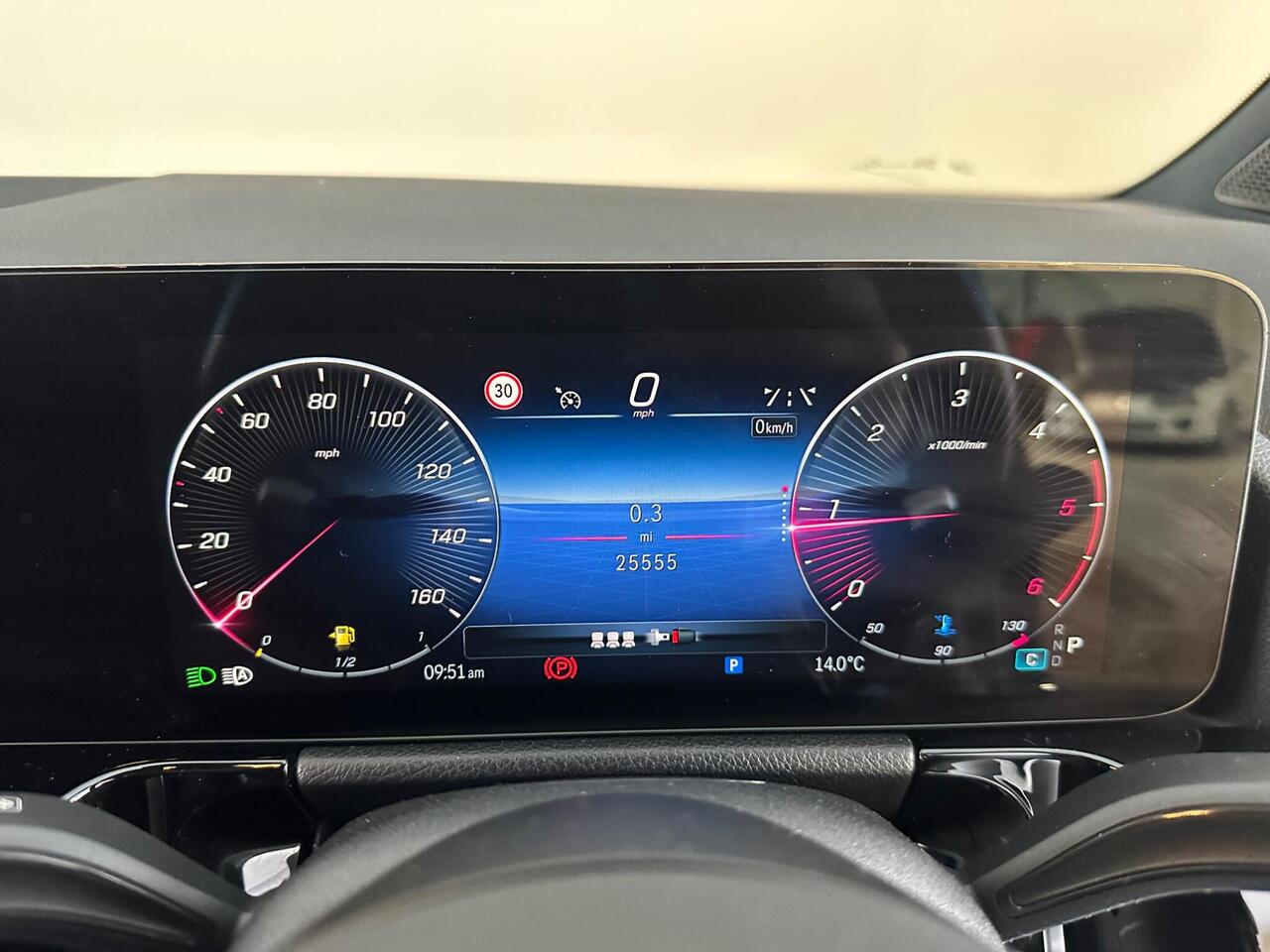 Mercedes-Benz GLA KN73PZS