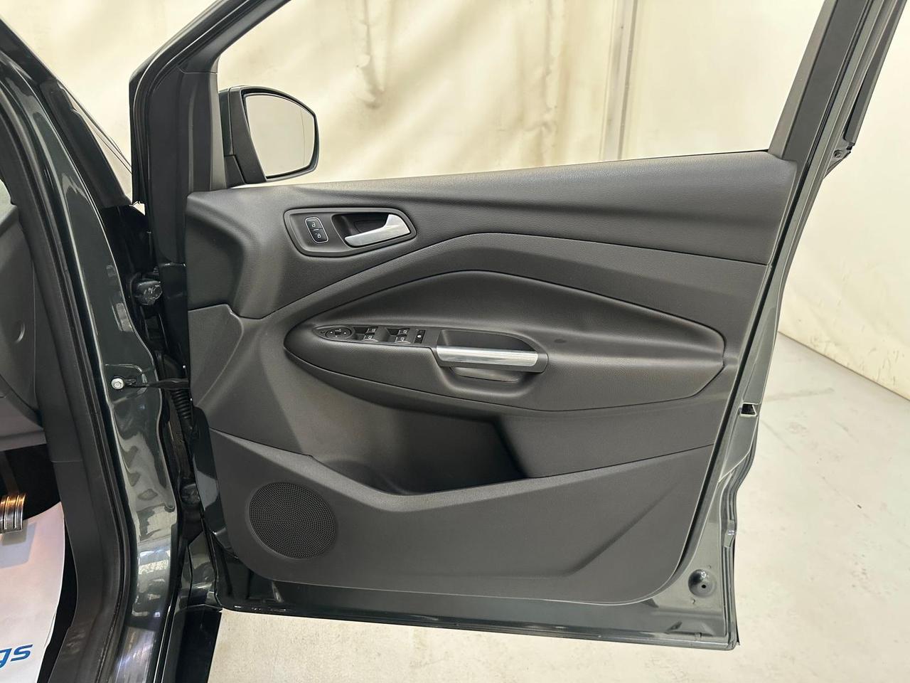Ford Kuga AY17NRV