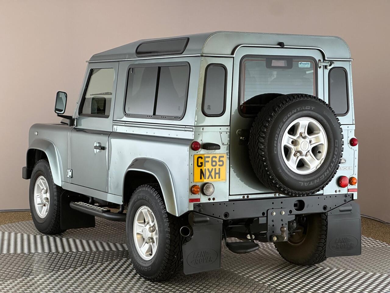 Land Rover Defender 90 GF65NXH