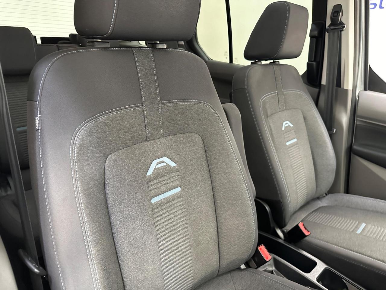 Ford Grand Tourneo Connect CN22PDZ