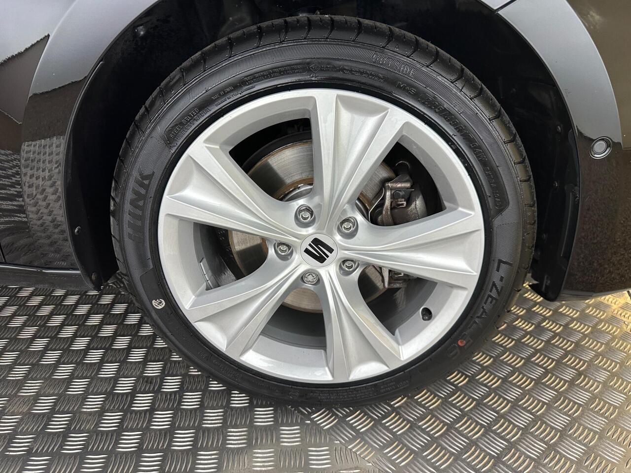 SEAT Leon YO24LYG