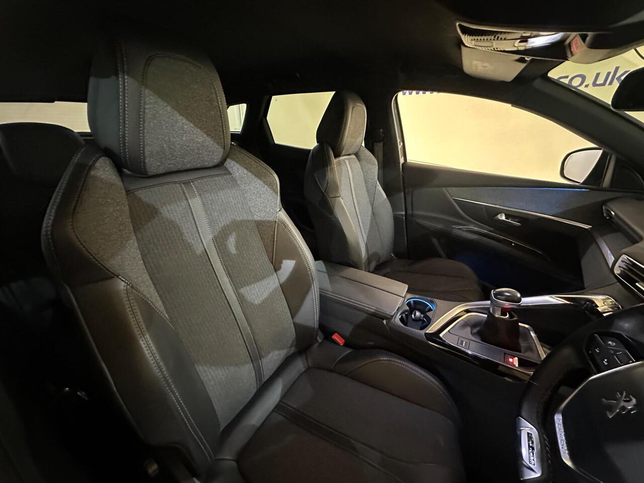 Peugeot 3008 AV17NKP