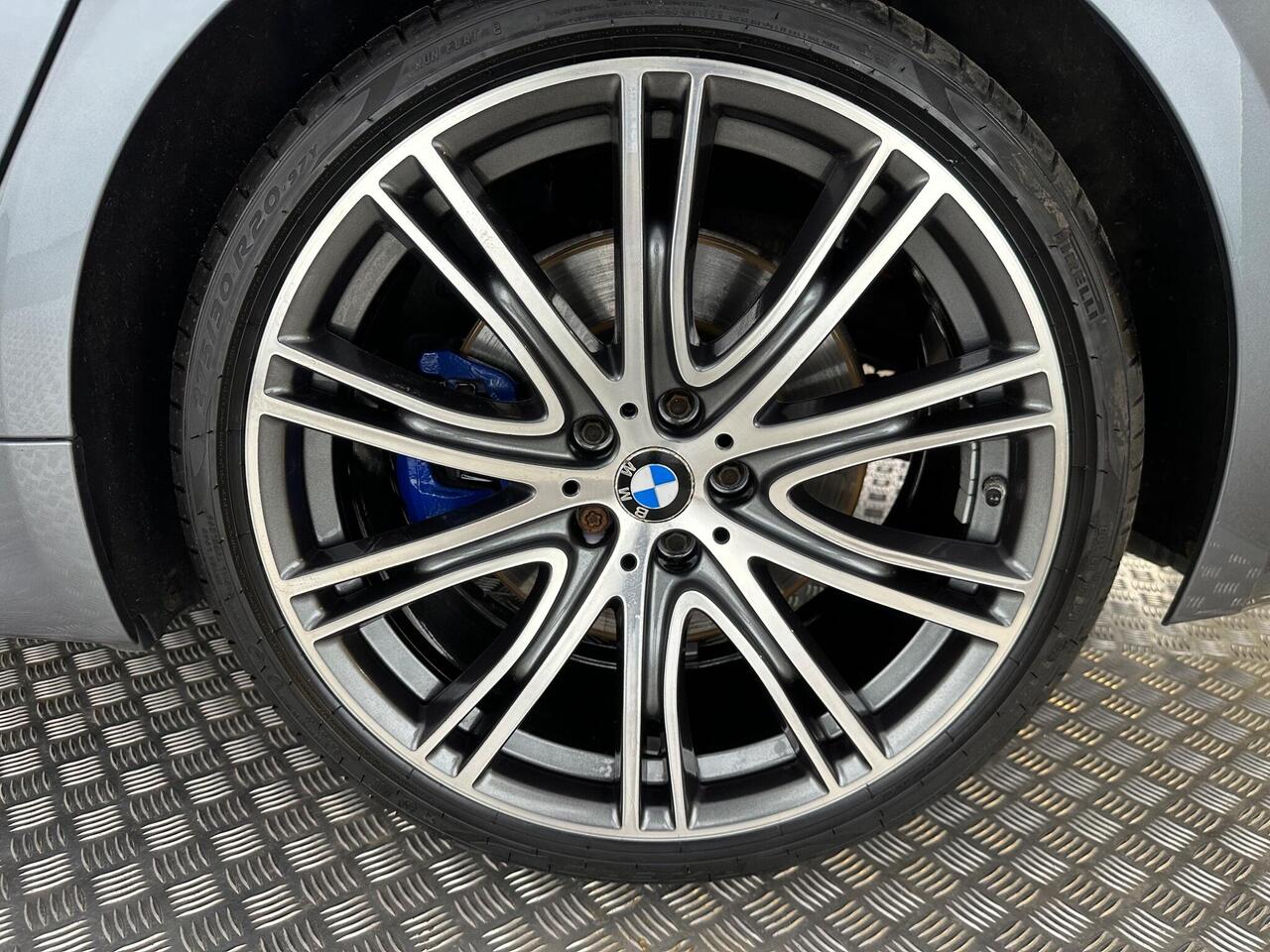 BMW 5 Series YK18JUW