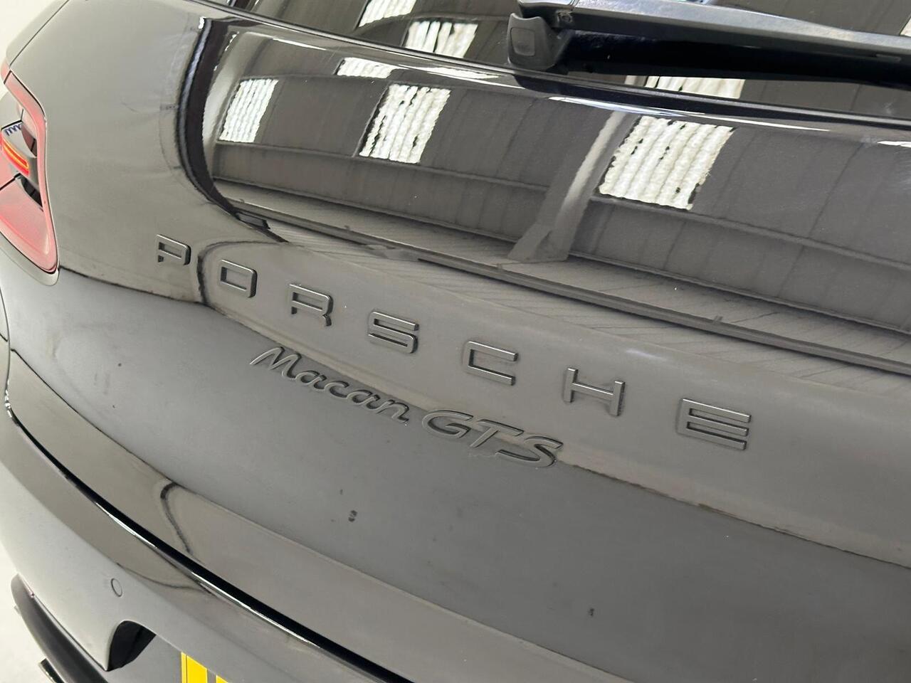 Porsche Macan WM66DZS