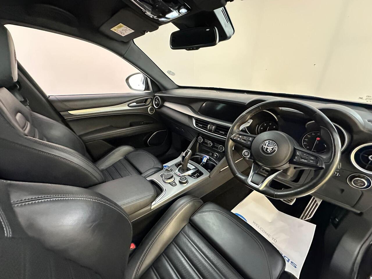 Alfa Romeo Stelvio AO70YYE