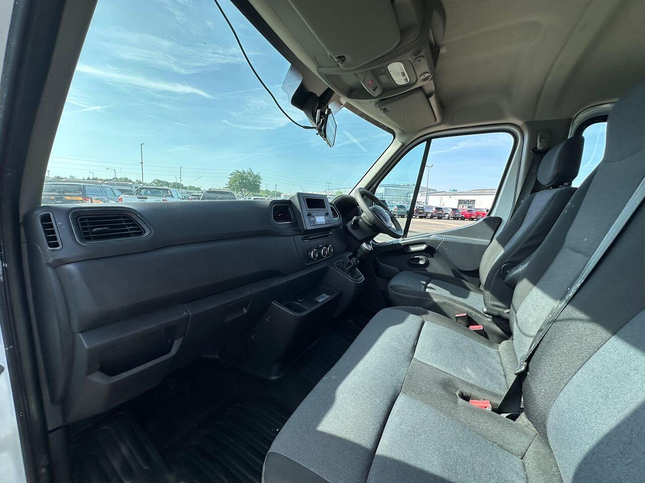 Nissan NV400 NX21HRO