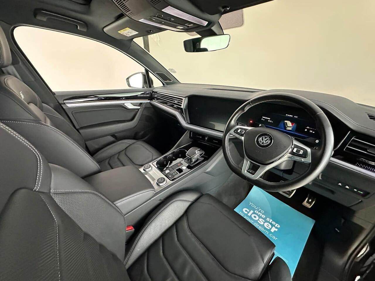 Volkswagen Touareg KY69UHS