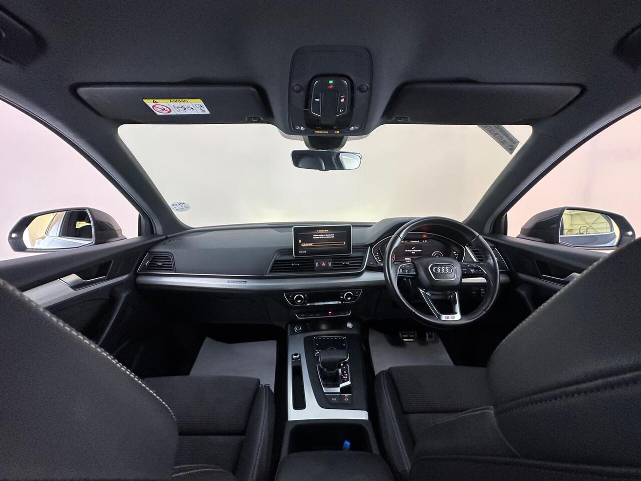 Audi Q5 YX19ODE