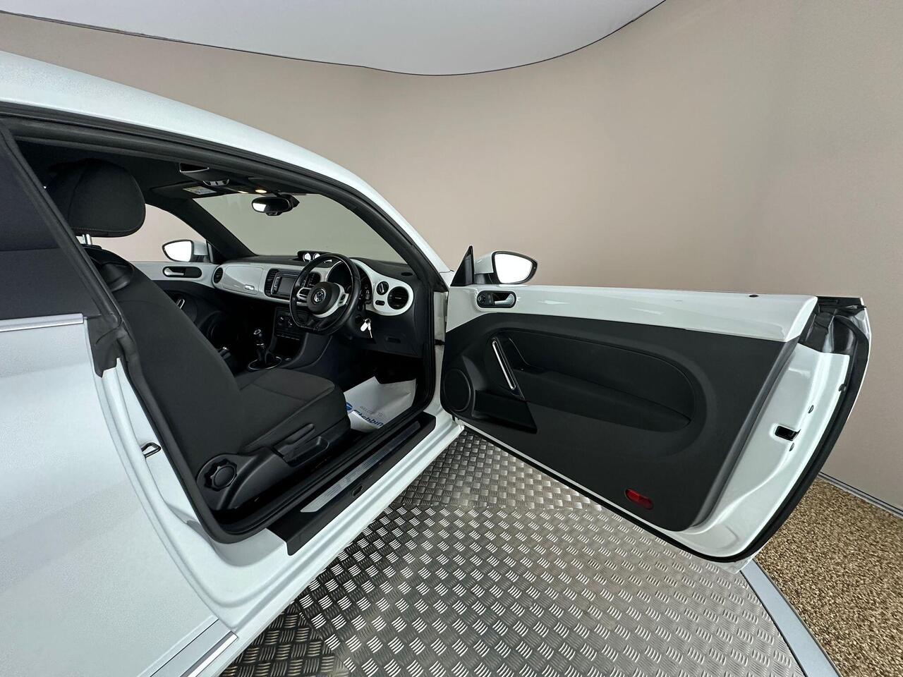 Volkswagen Beetle NU15DYA