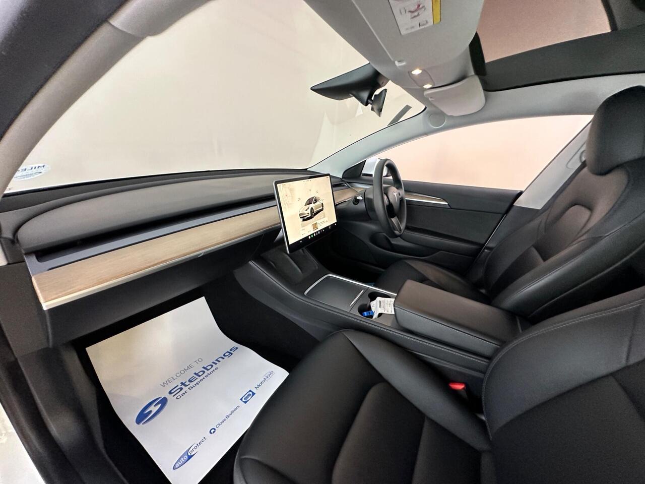 Tesla Model 3 MH23HFX
