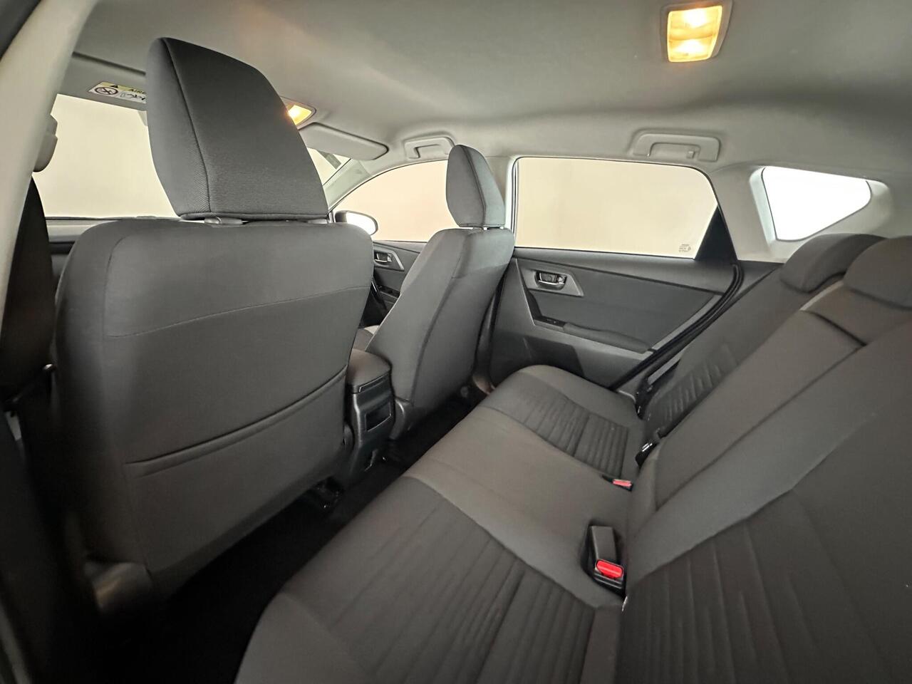 Toyota Auris LX17KXH