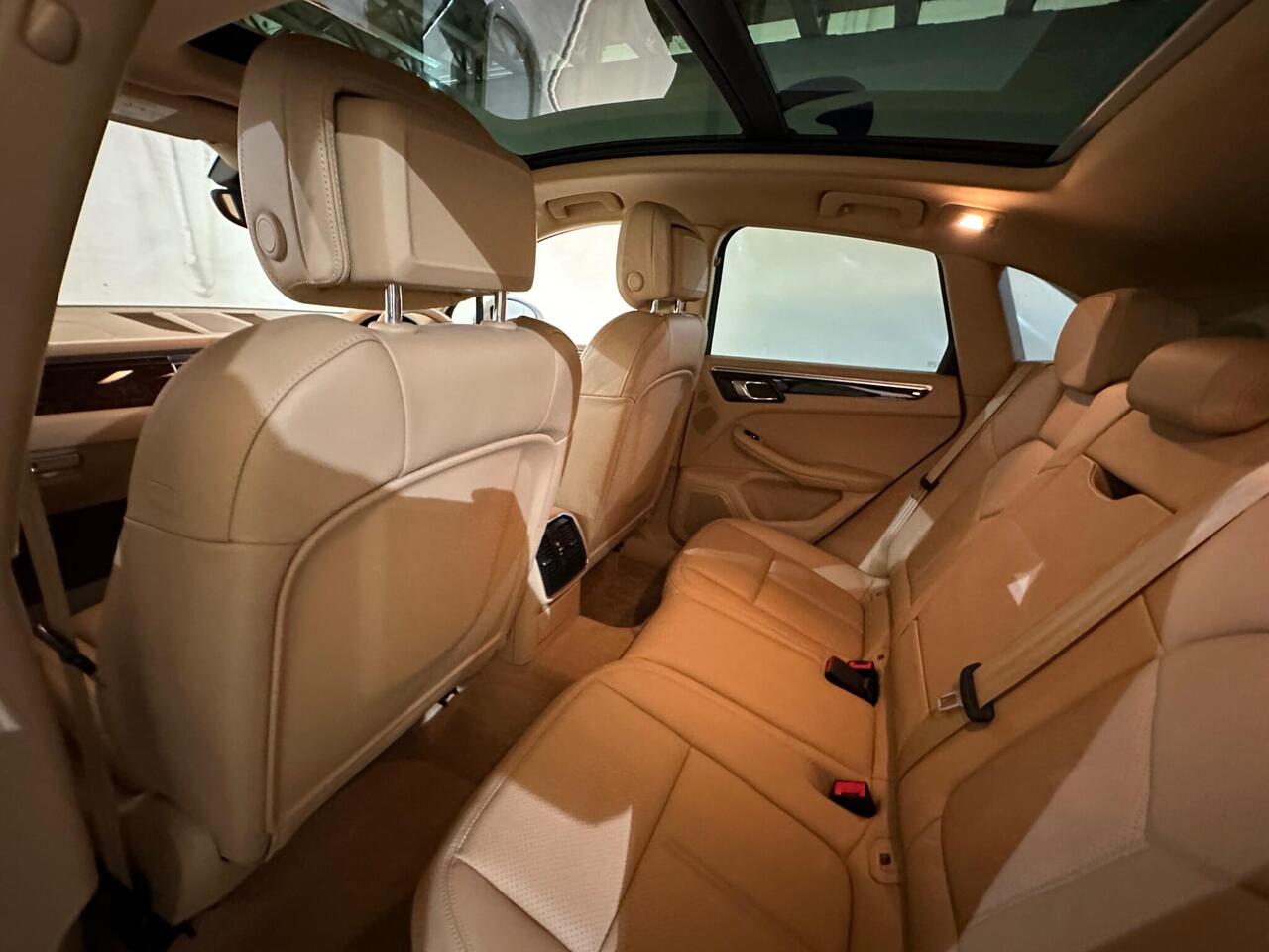 Porsche Macan AR16AEY