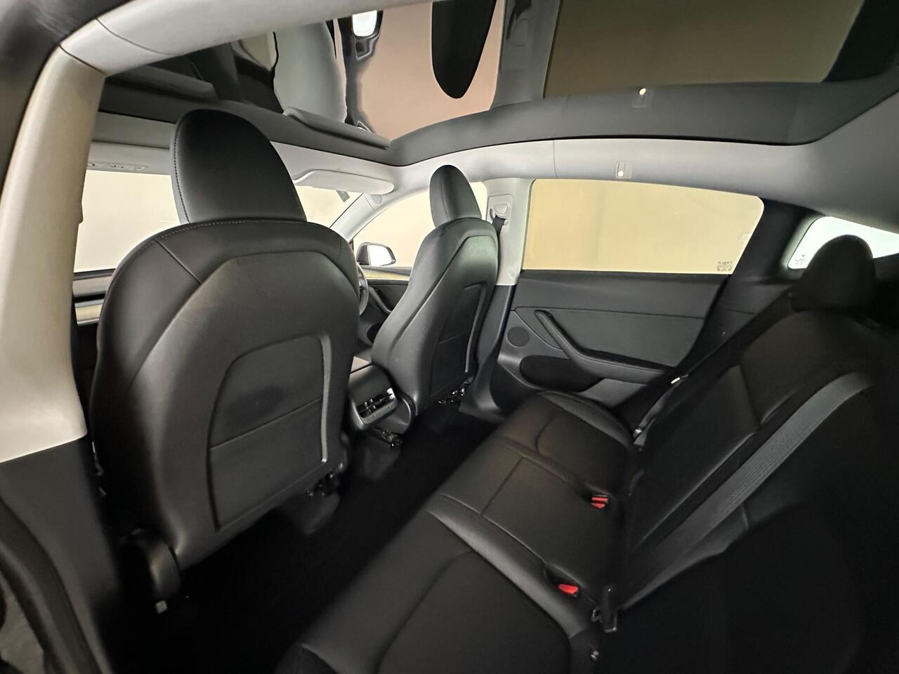 Tesla Model Y NL23XBN