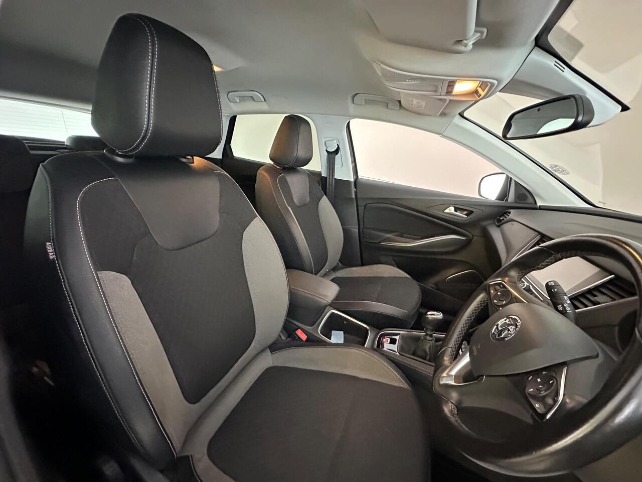 Vauxhall Grandland X DY68ZWW
