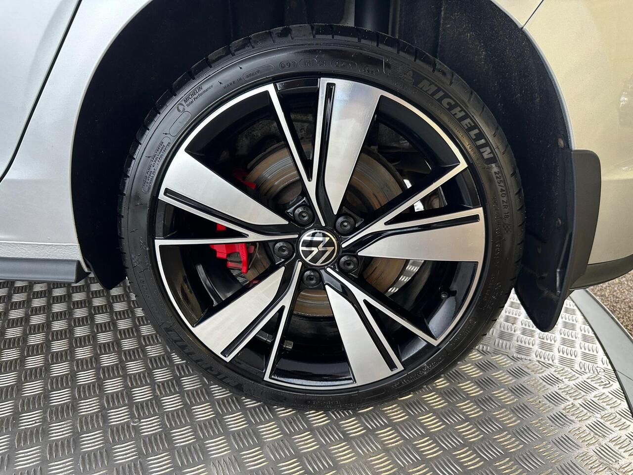 Volkswagen Golf AJ21MVG