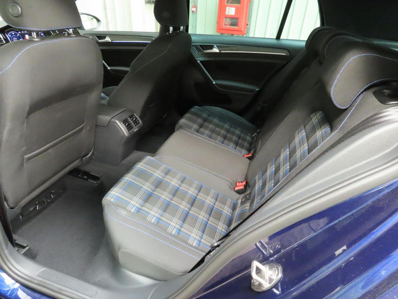 Volkswagen Golf FA18XRE