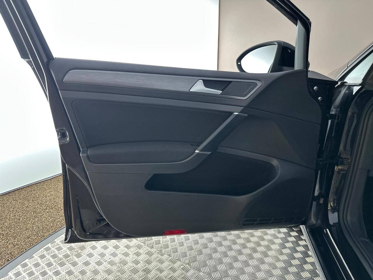 Volkswagen e-Golf SH19YMK