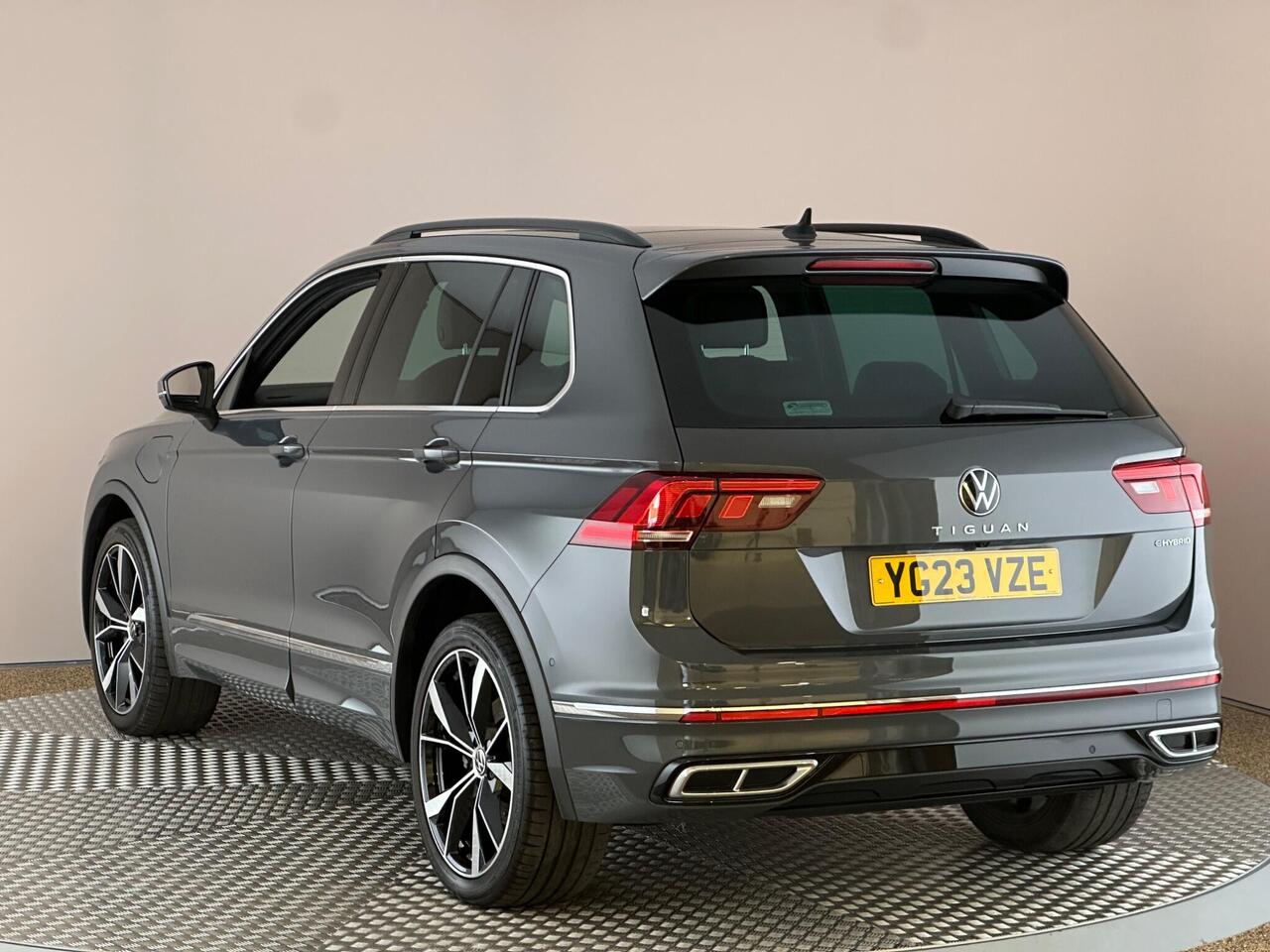 Volkswagen Tiguan YG23VZE