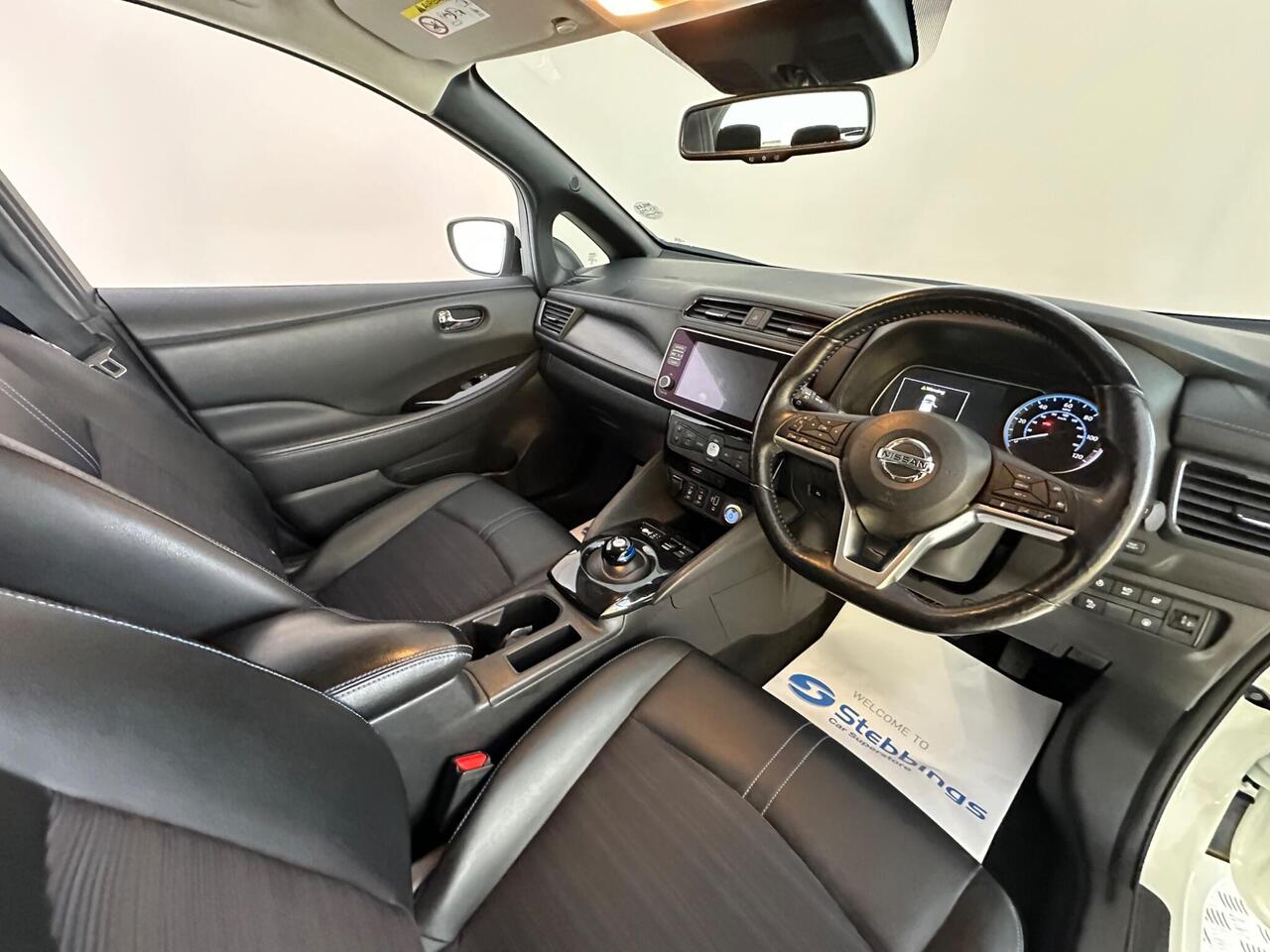 Nissan Leaf ST69WUU