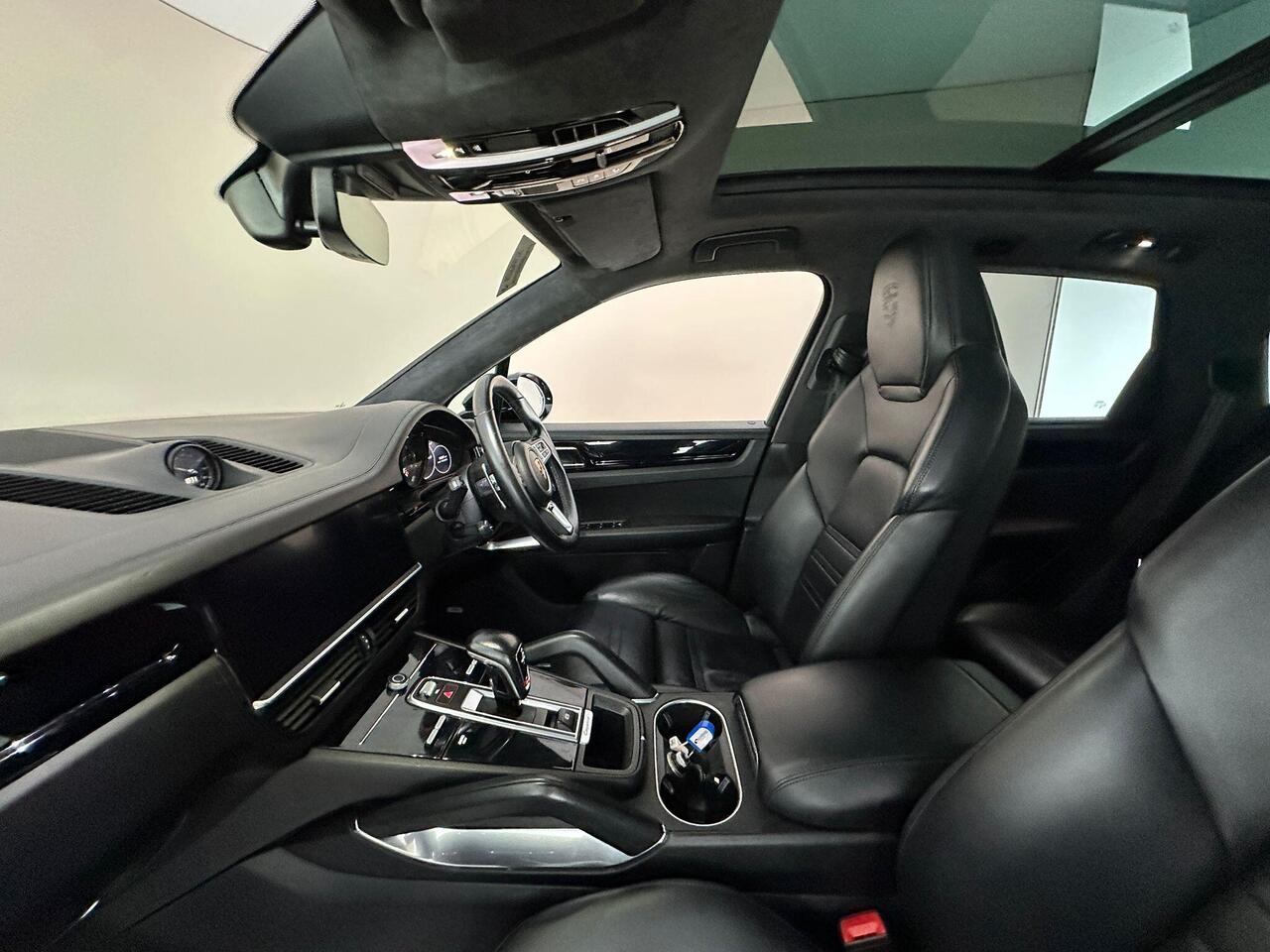 Porsche Cayenne SW69BKY