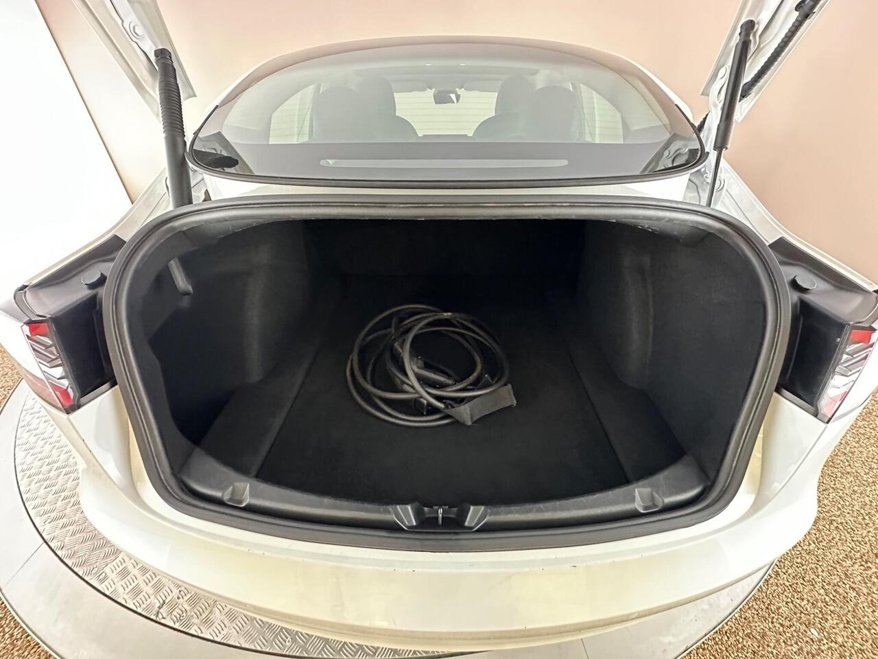 Tesla Model 3 AF72UVG