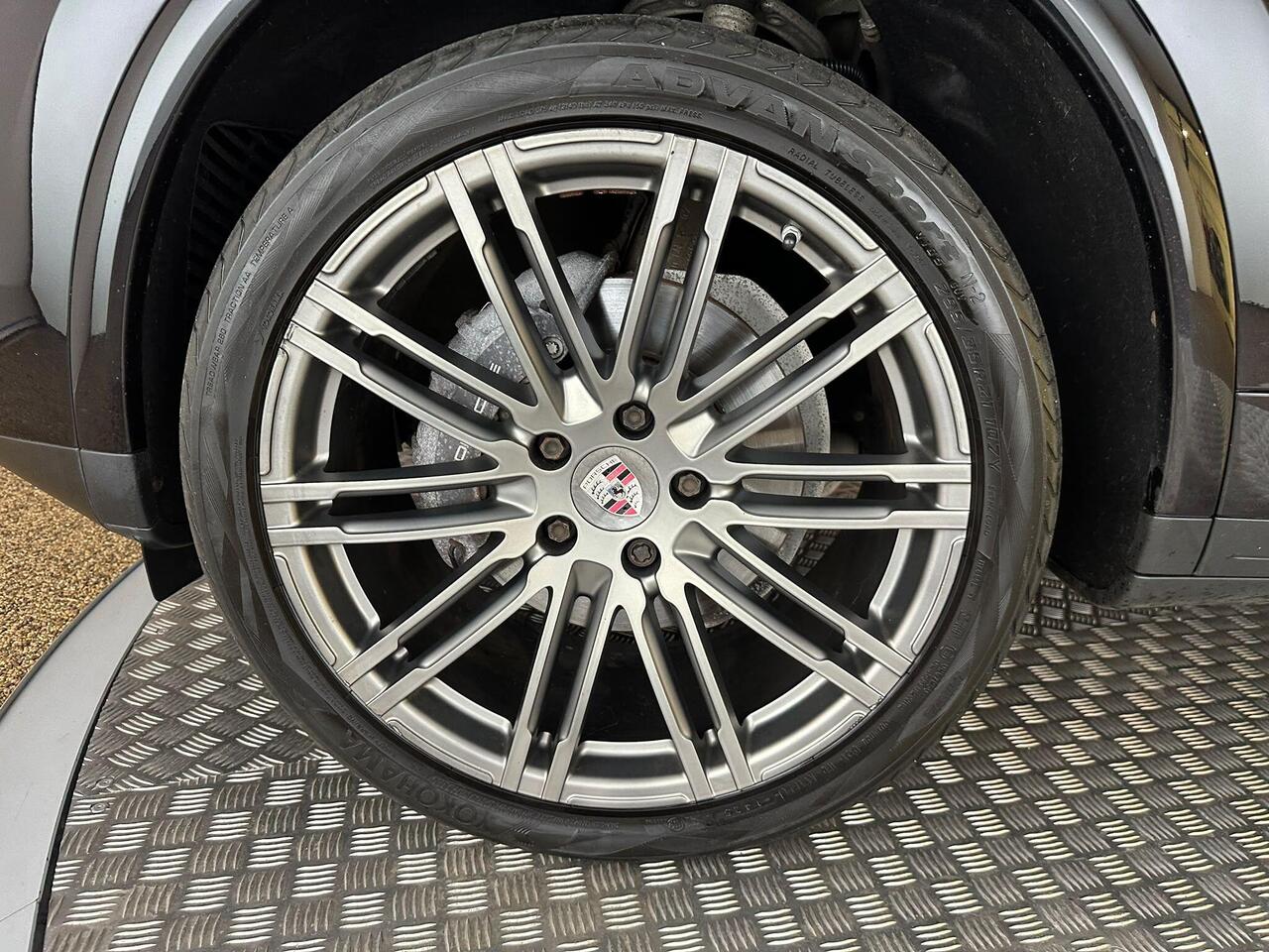 Porsche Cayenne KE67GBU