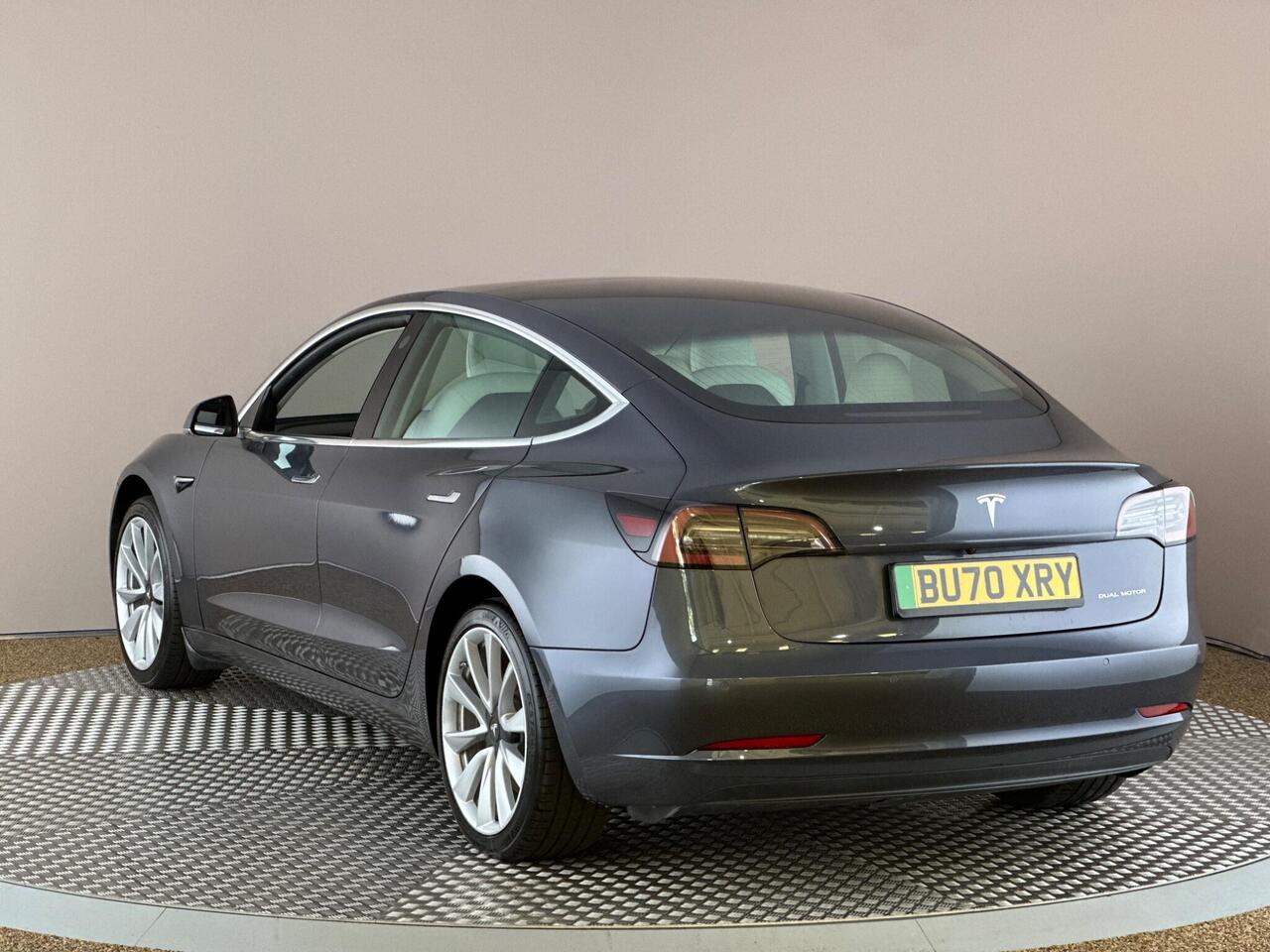 Tesla Model 3 BU70XRY