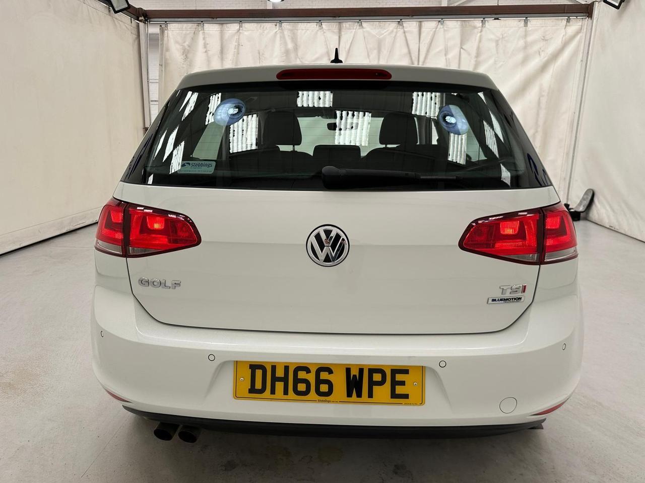 Volkswagen Golf DH66WPE