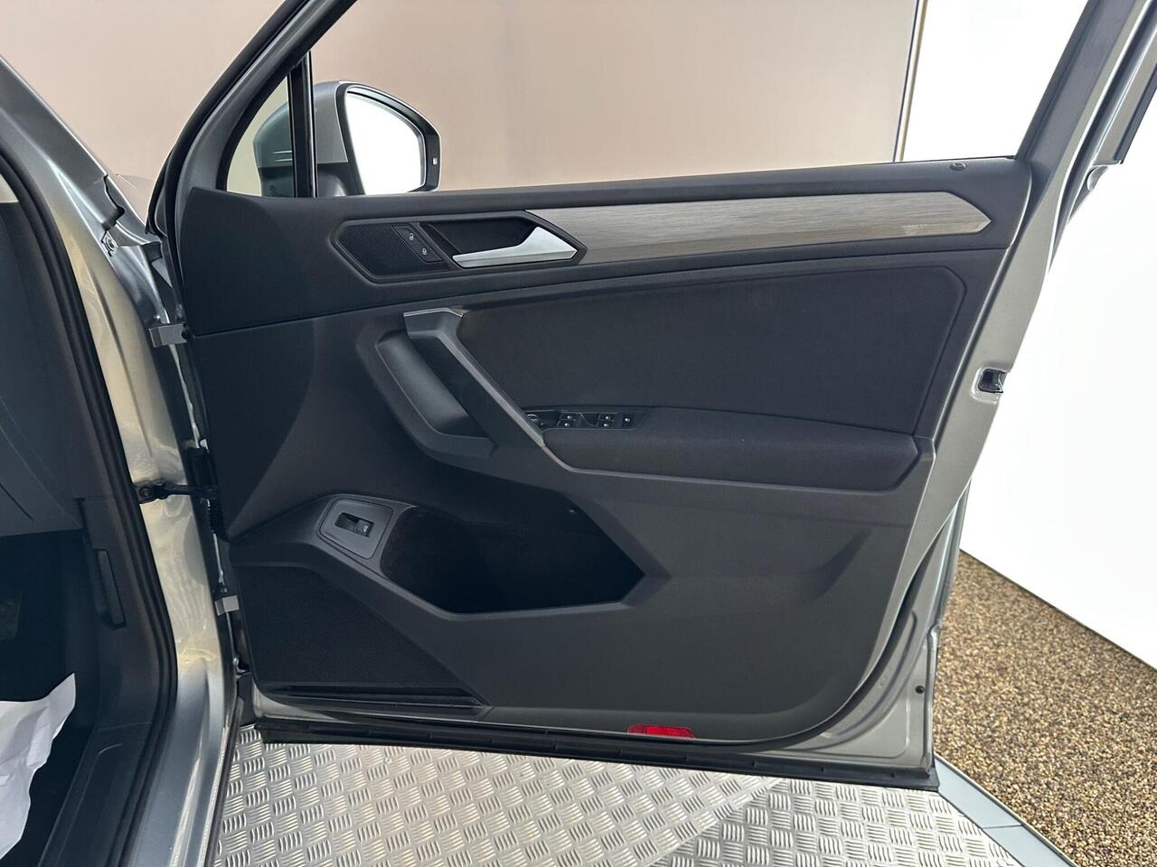 Volkswagen Tiguan Allspace SL21ZFT