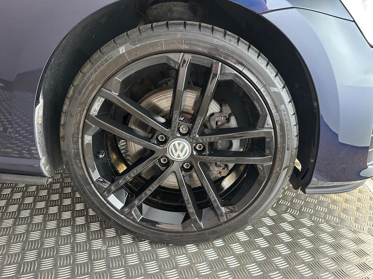 Volkswagen Golf MD66AXF