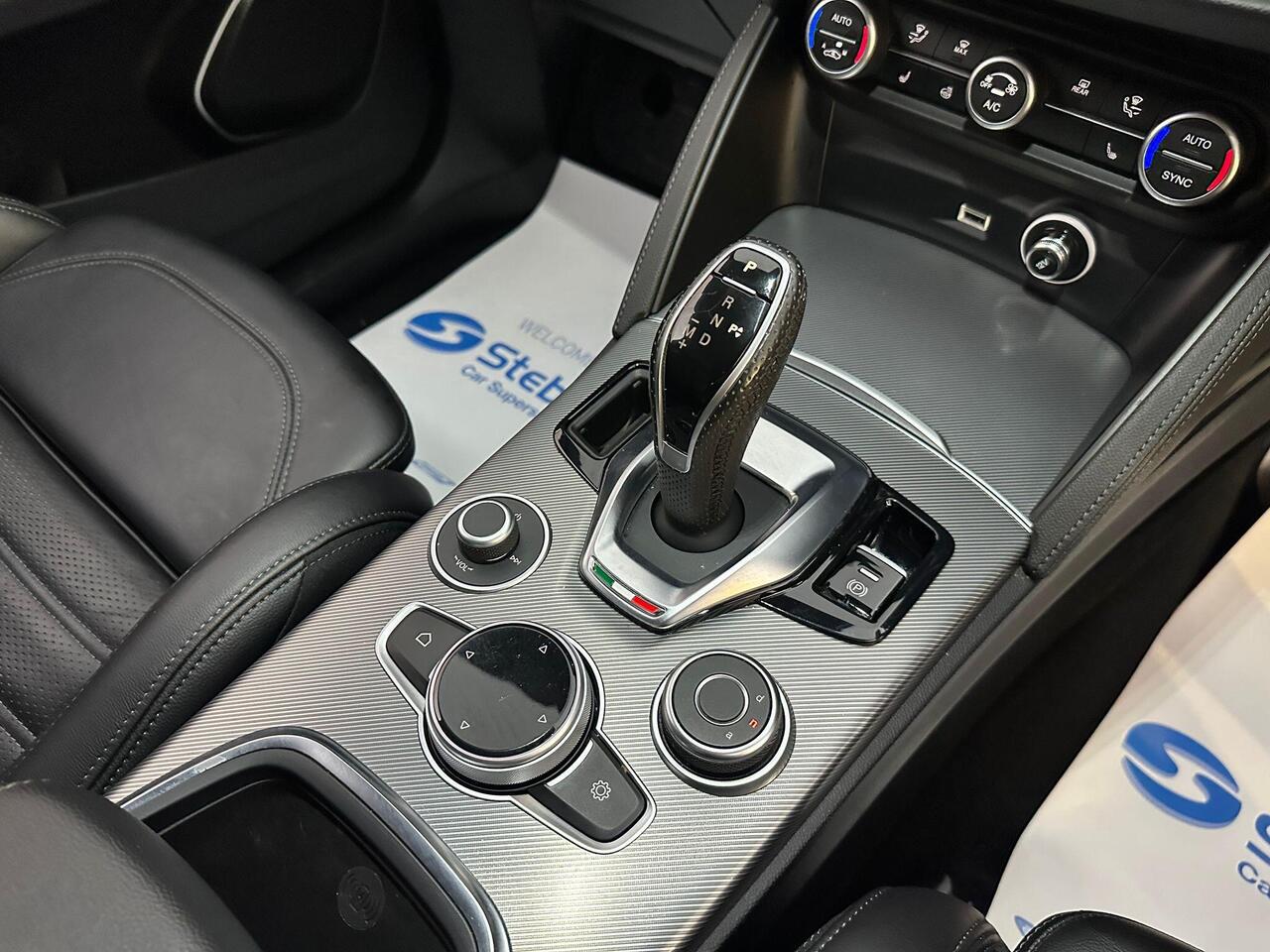 Alfa Romeo Stelvio AO70YYE