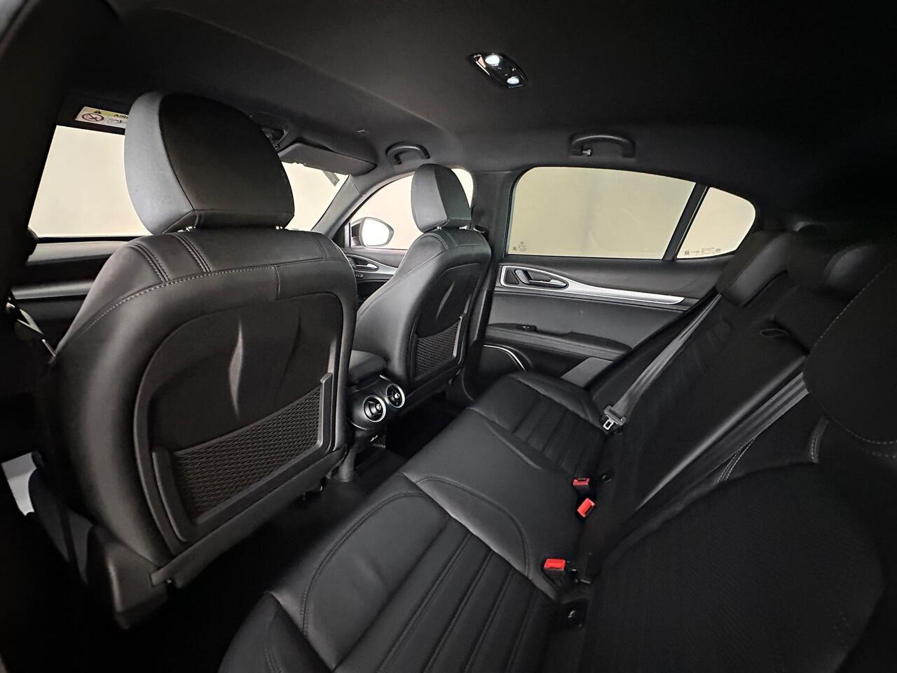 Alfa Romeo Stelvio AO70YYE