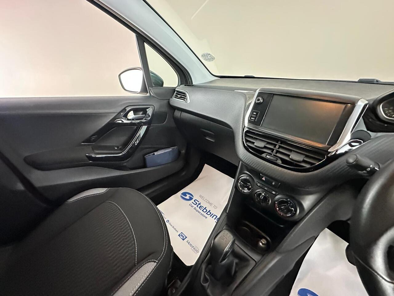 Peugeot 208 GN66YMF