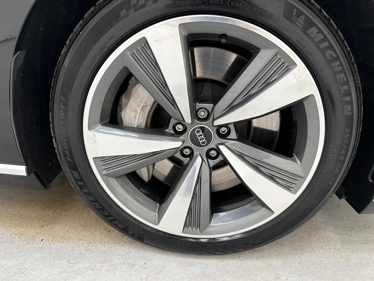 Audi A8 RK21OMC