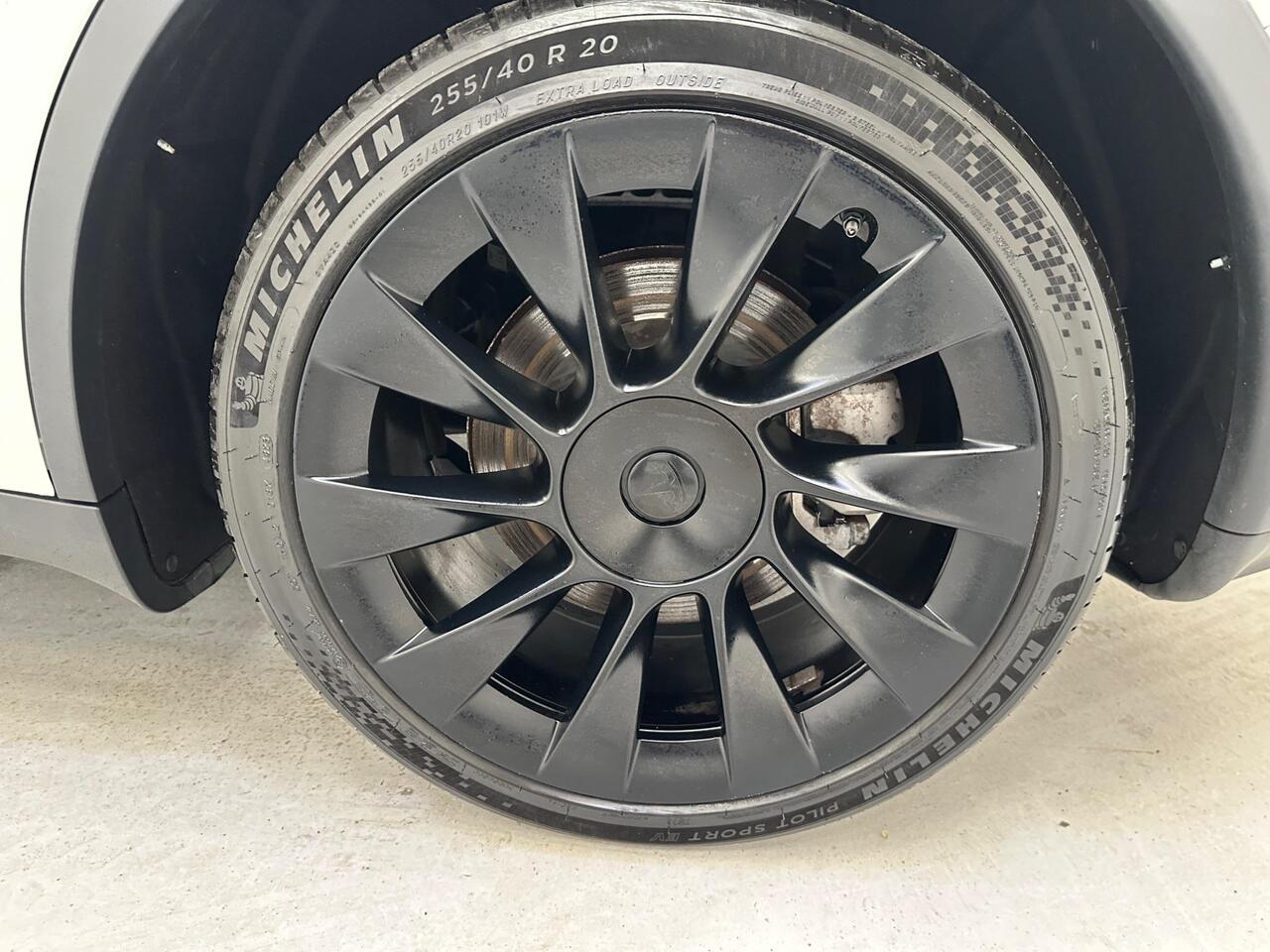 Tesla Model Y MW22ZYE