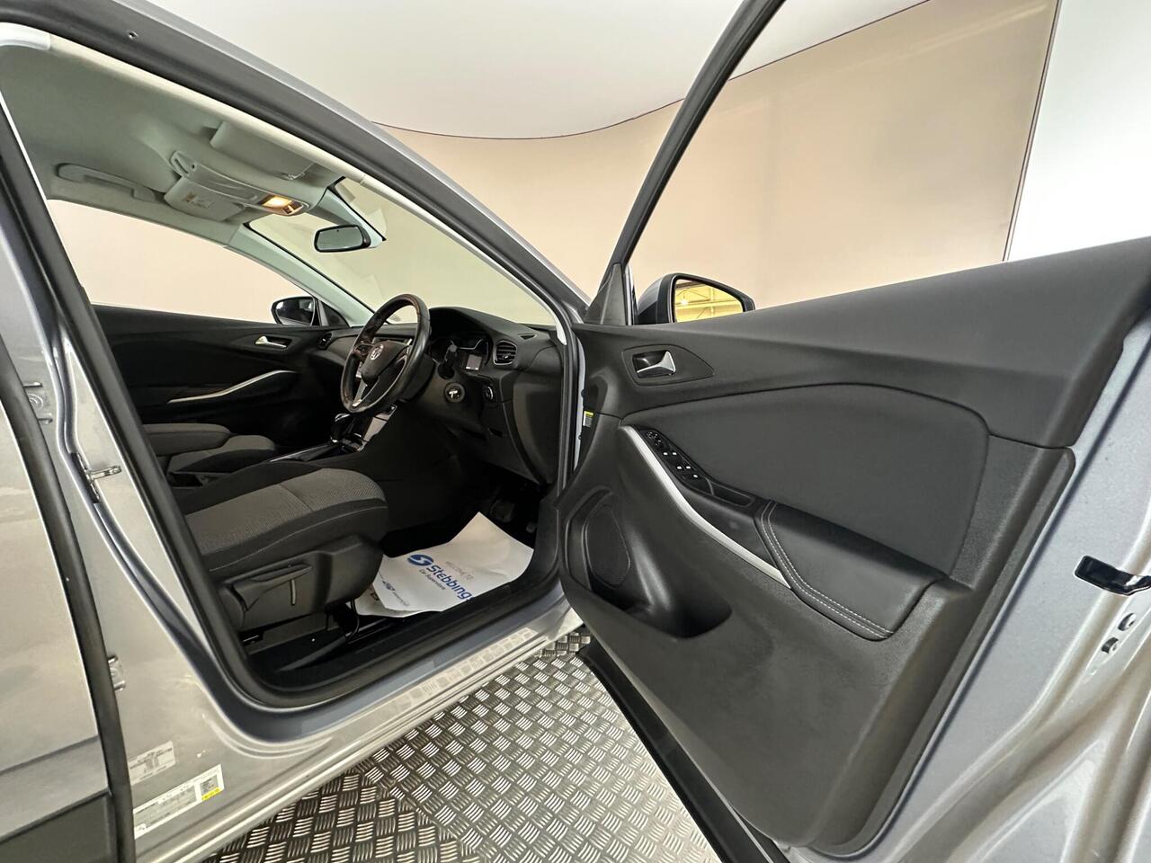 Vauxhall Grandland X SK68DMY