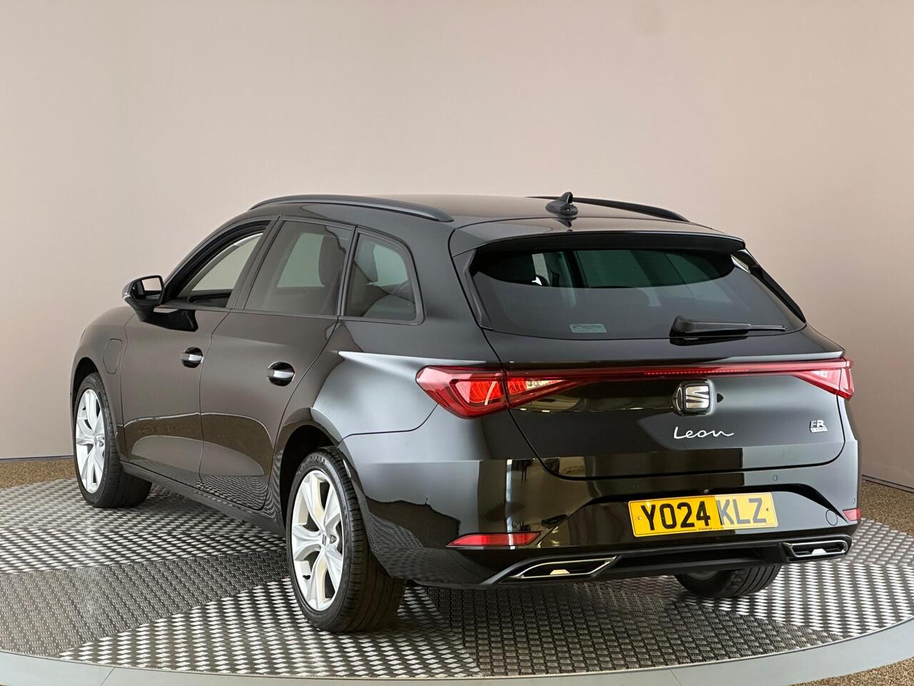 SEAT Leon YO24KLZ
