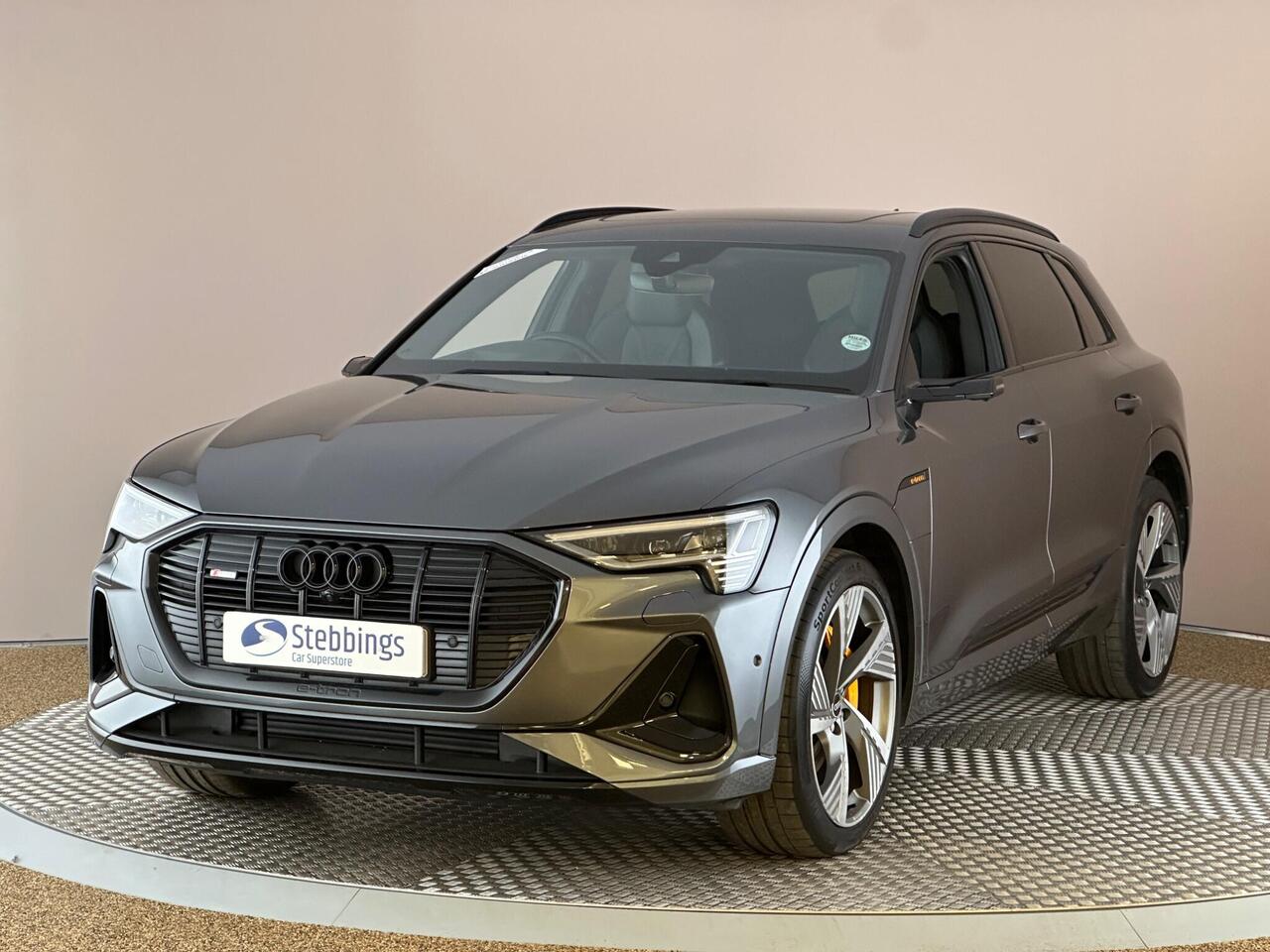 Audi e-tron YH71TMY